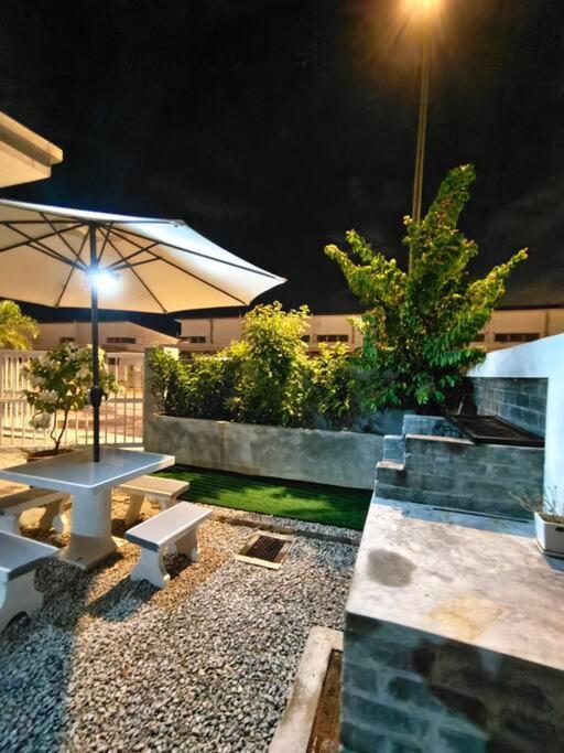 Rumah Aina Homestay Bukit Changgang Private Pool Kampong Melot Exterior photo